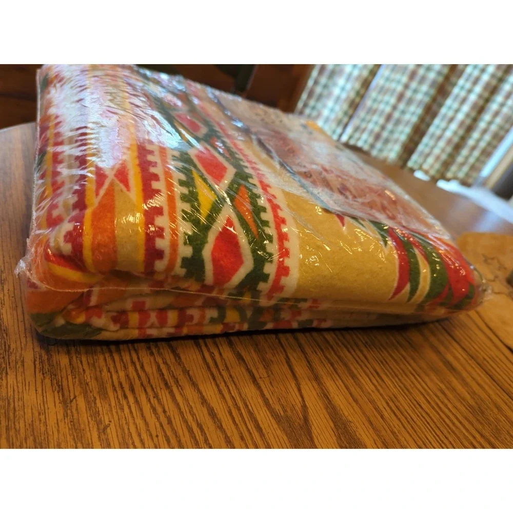 New Old Stock Vintage Fashion Print Blanket Inca Full/Twin 72